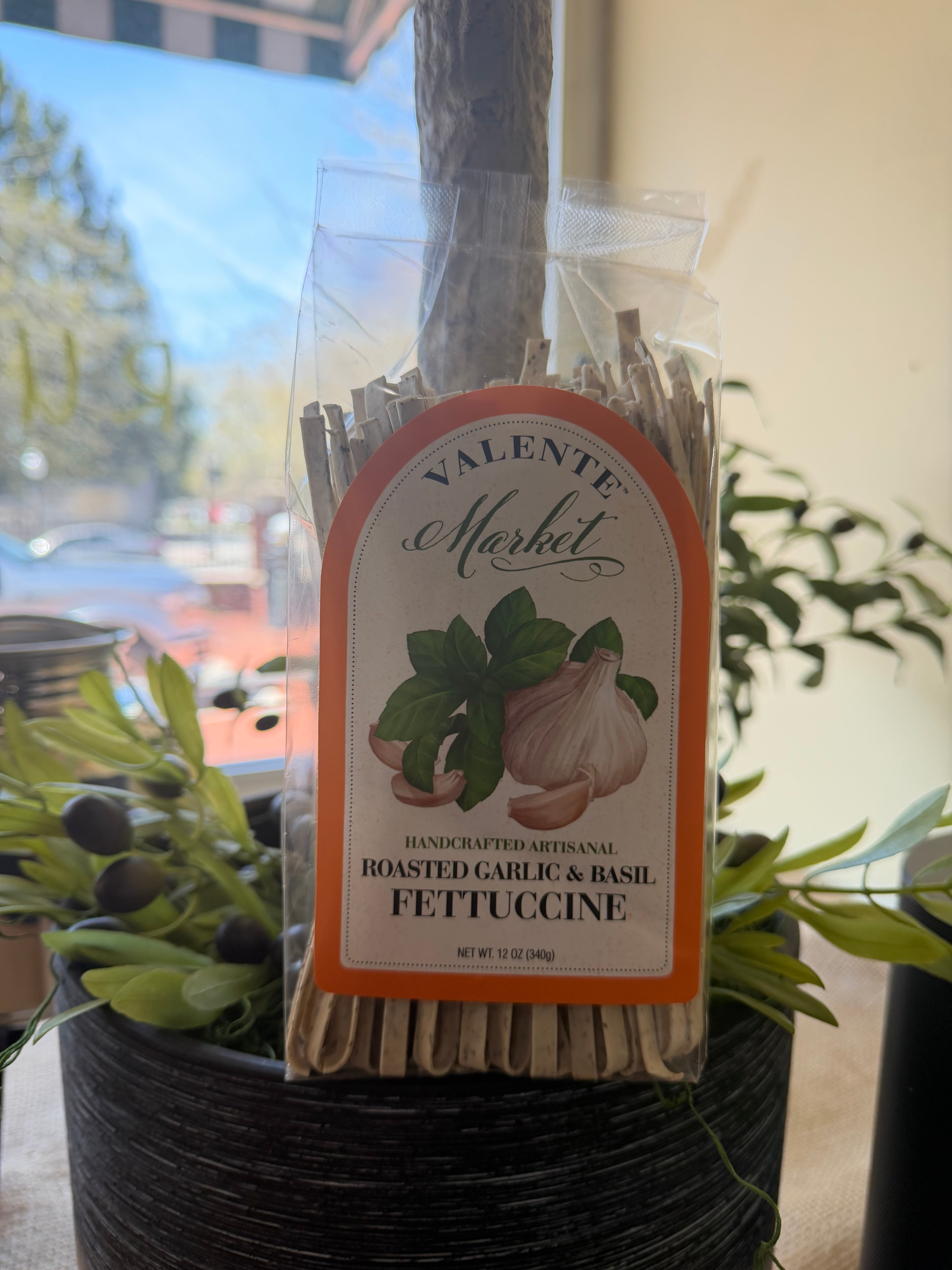Valente-Roasted Garlic and Basil Fettuccine